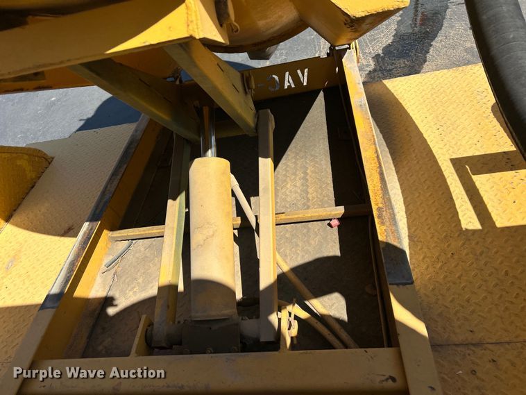 image for item EQ0510 2004 Vac-Tron PDM-500 vacuum excavator