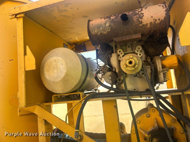 image for item EQ0510 2004 Vac-Tron PDM-500 vacuum excavator