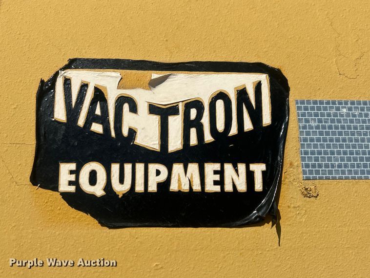 image for item EQ0510 2004 Vac-Tron PDM-500 vacuum excavator