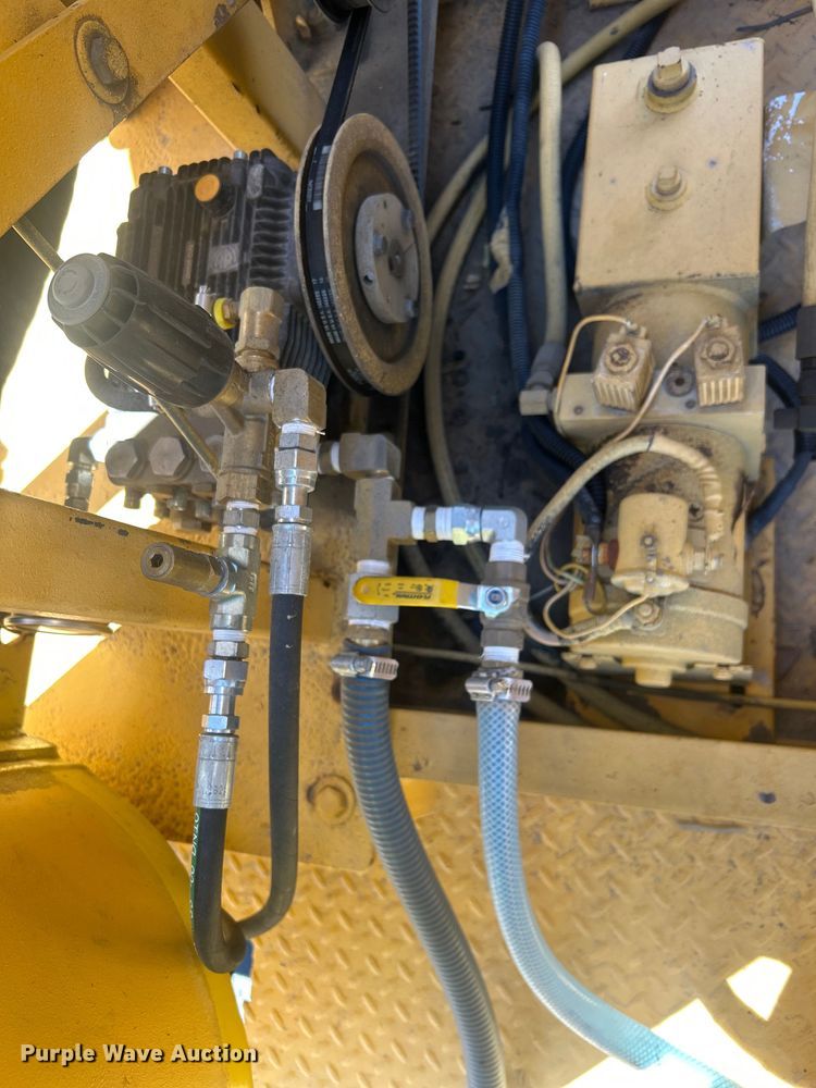 image for item EQ0510 2004 Vac-Tron PDM-500 vacuum excavator