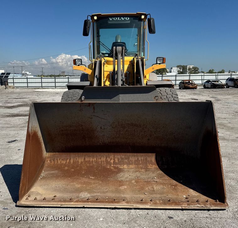 image for item ER0014 2004 Volvo L90E wheel loader