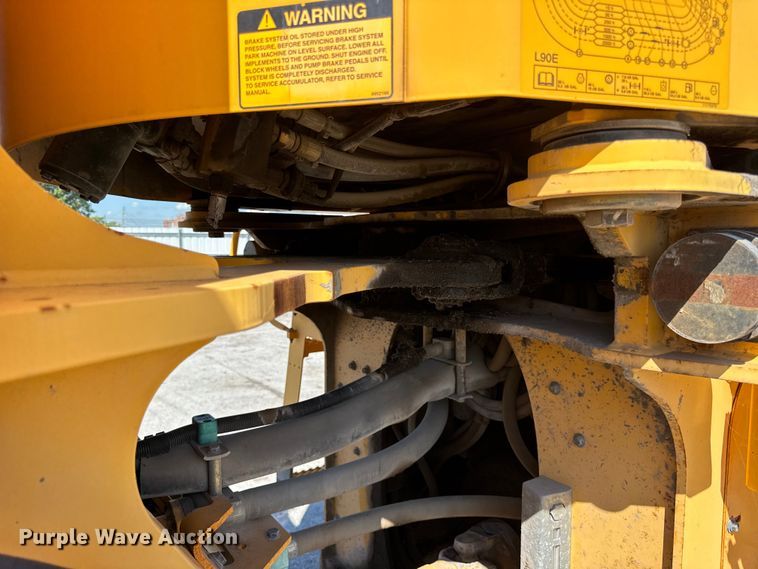 image for item ER0014 2004 Volvo L90E wheel loader