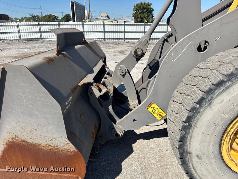 image for item ER0014 2004 Volvo L90E wheel loader