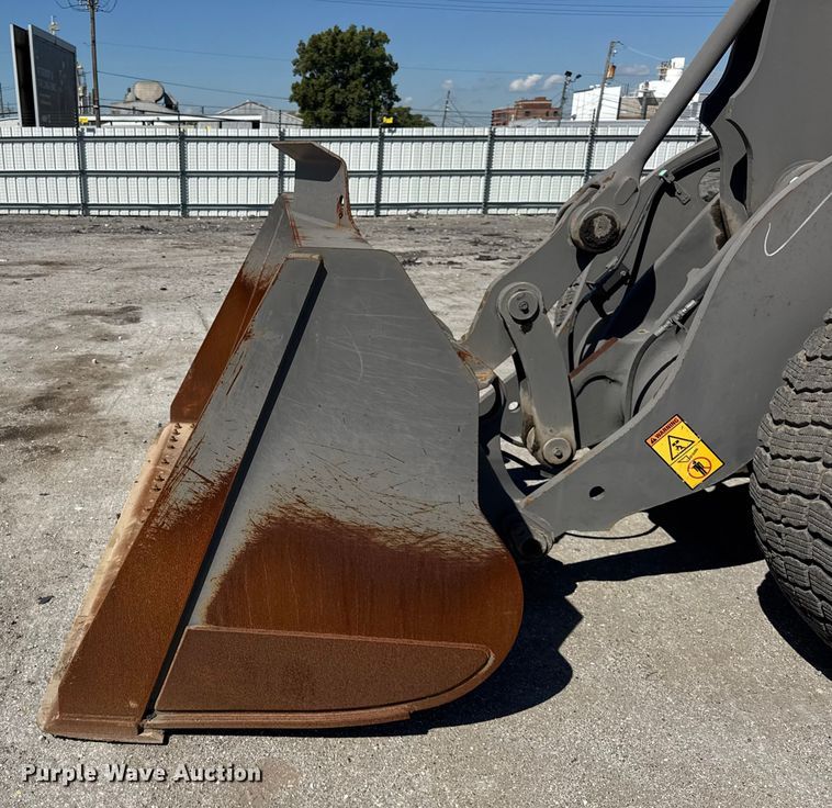 image for item ER0014 2004 Volvo L90E wheel loader