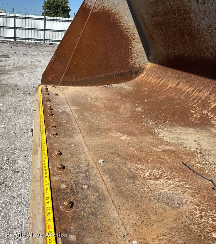 image for item ER0014 2004 Volvo L90E wheel loader