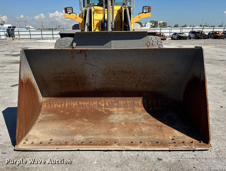 image for item ER0014 2004 Volvo L90E wheel loader