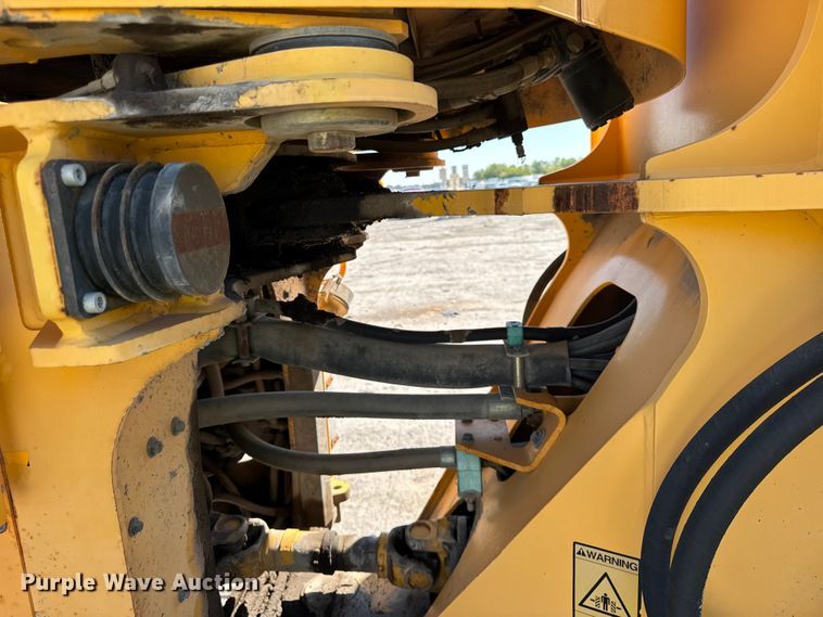 image for item ER0014 2004 Volvo L90E wheel loader