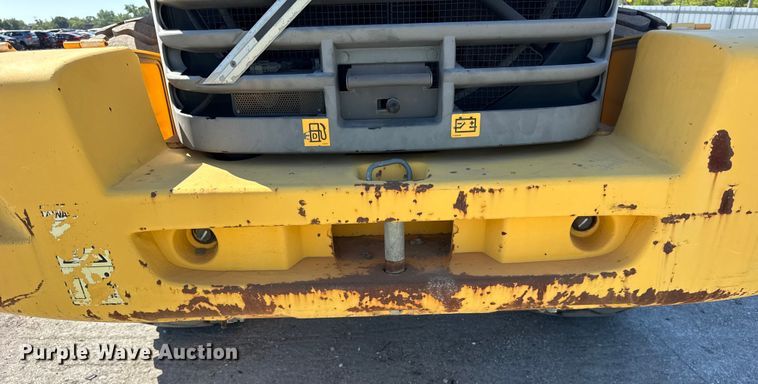 image for item ER0014 2004 Volvo L90E wheel loader