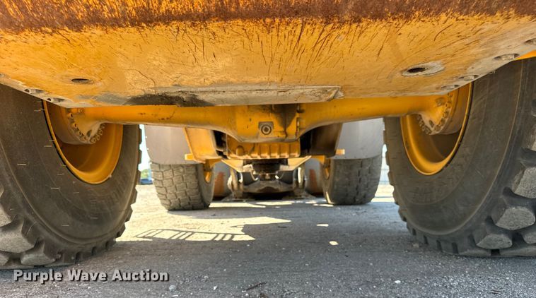 image for item ER0014 2004 Volvo L90E wheel loader