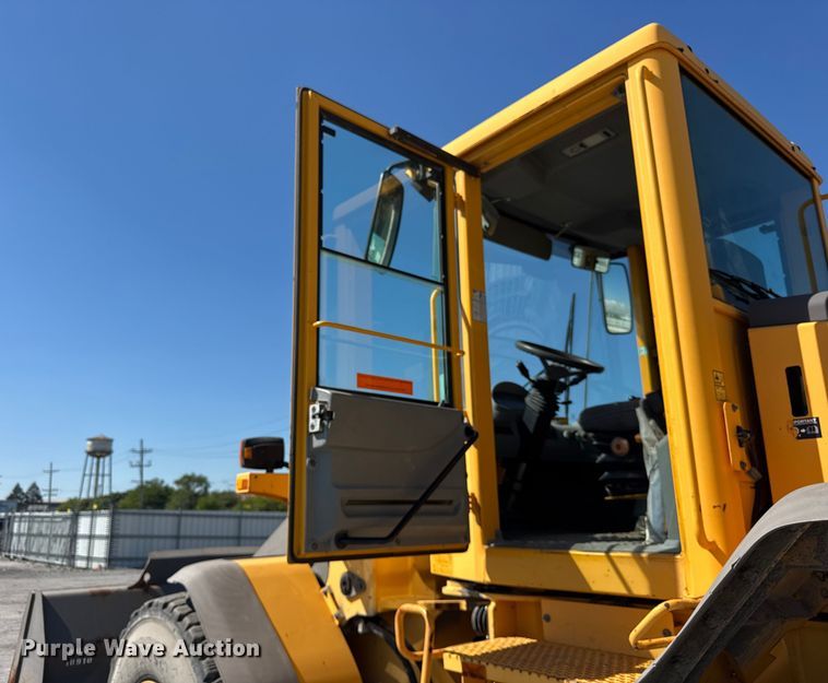 image for item ER0014 2004 Volvo L90E wheel loader