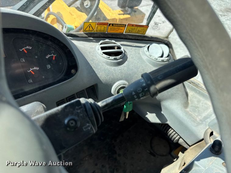 image for item ER0014 2004 Volvo L90E wheel loader