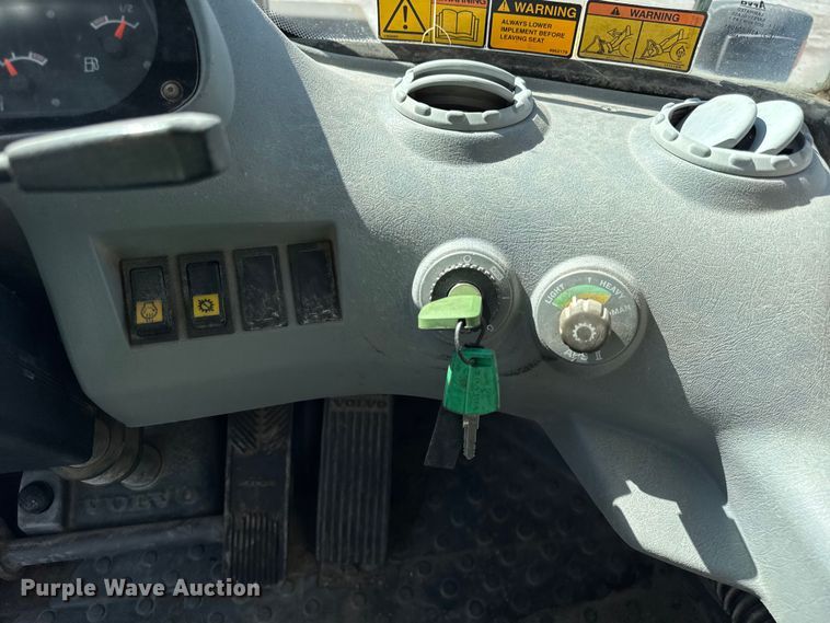 image for item ER0014 2004 Volvo L90E wheel loader