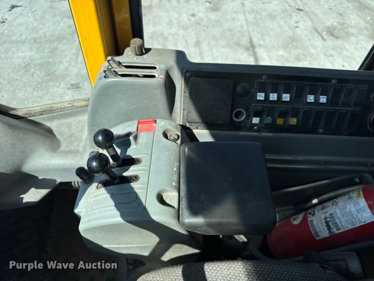 image for item ER0014 2004 Volvo L90E wheel loader