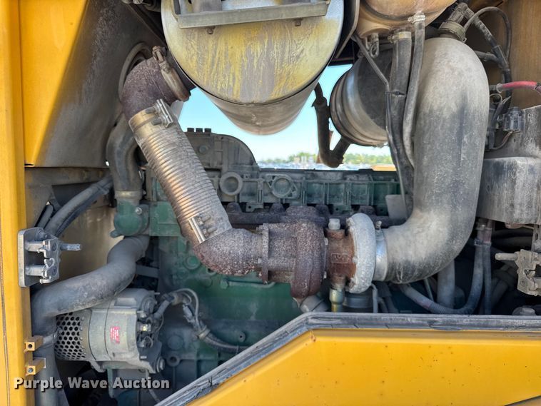 image for item ER0014 2004 Volvo L90E wheel loader