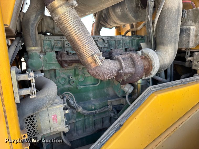 image for item ER0014 2004 Volvo L90E wheel loader