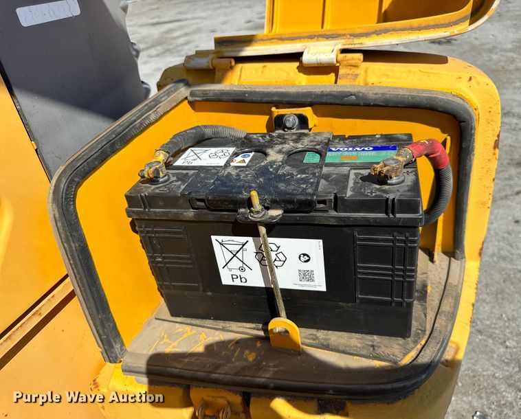 image for item ER0014 2004 Volvo L90E wheel loader