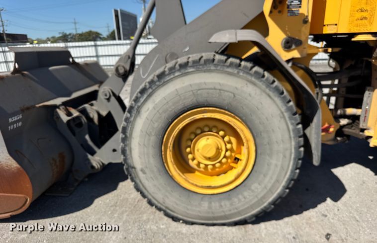 image for item ER0014 2004 Volvo L90E wheel loader