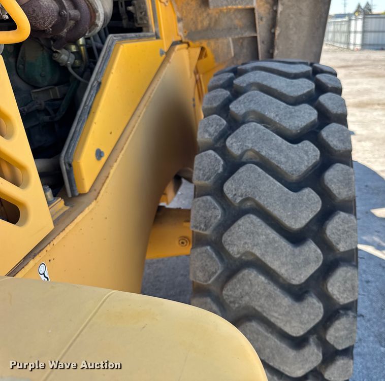 image for item ER0014 2004 Volvo L90E wheel loader