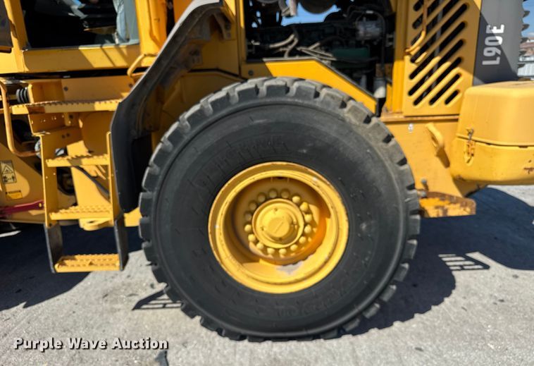 image for item ER0014 2004 Volvo L90E wheel loader