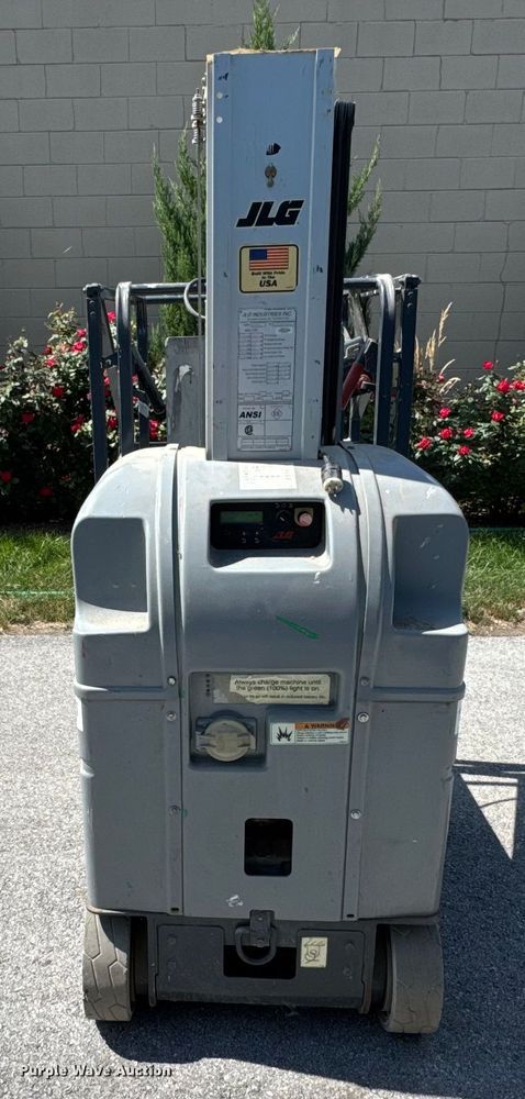 image for item ER0015 2007 JLG 20MVL vertical lift