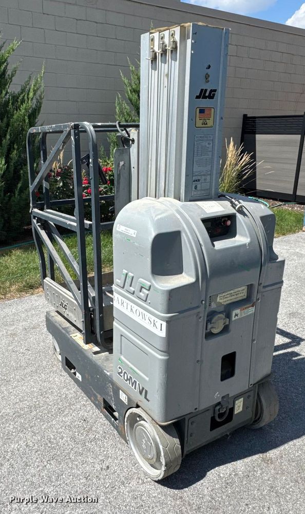 image for item ER0015 2007 JLG 20MVL vertical lift