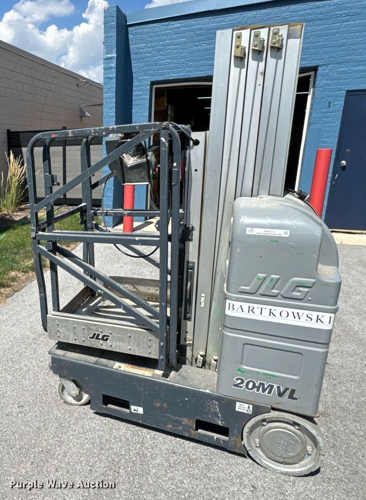 image for item ER0015 2007 JLG 20MVL vertical lift