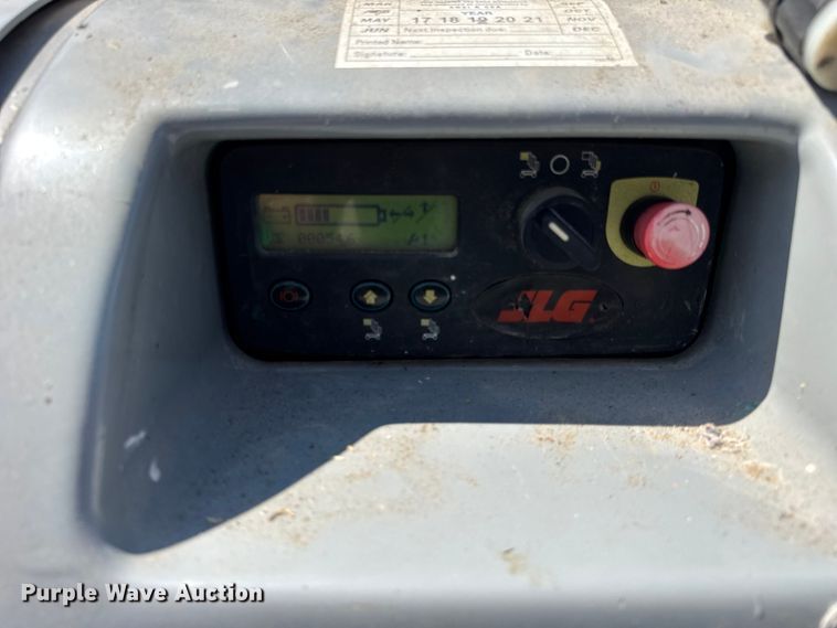 image for item ER0015 2007 JLG 20MVL vertical lift