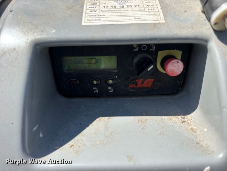 image for item ER0015 2007 JLG 20MVL vertical lift