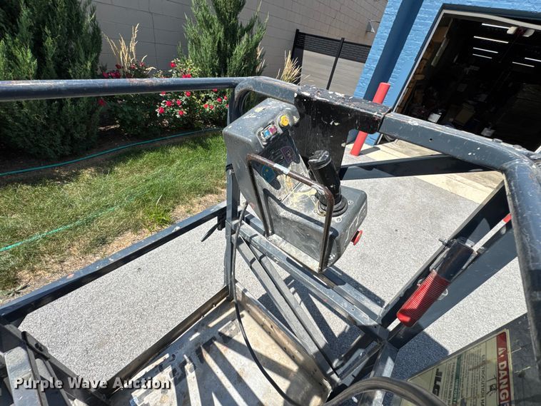 image for item ER0015 2007 JLG 20MVL vertical lift