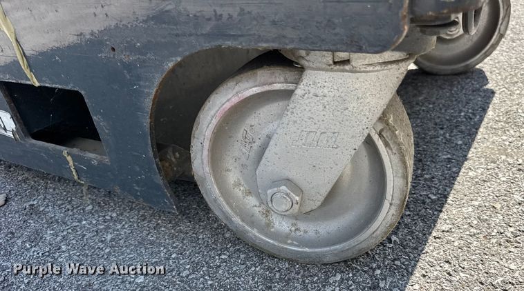 image for item ER0015 2007 JLG 20MVL vertical lift