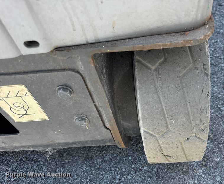 image for item ER0015 2007 JLG 20MVL vertical lift