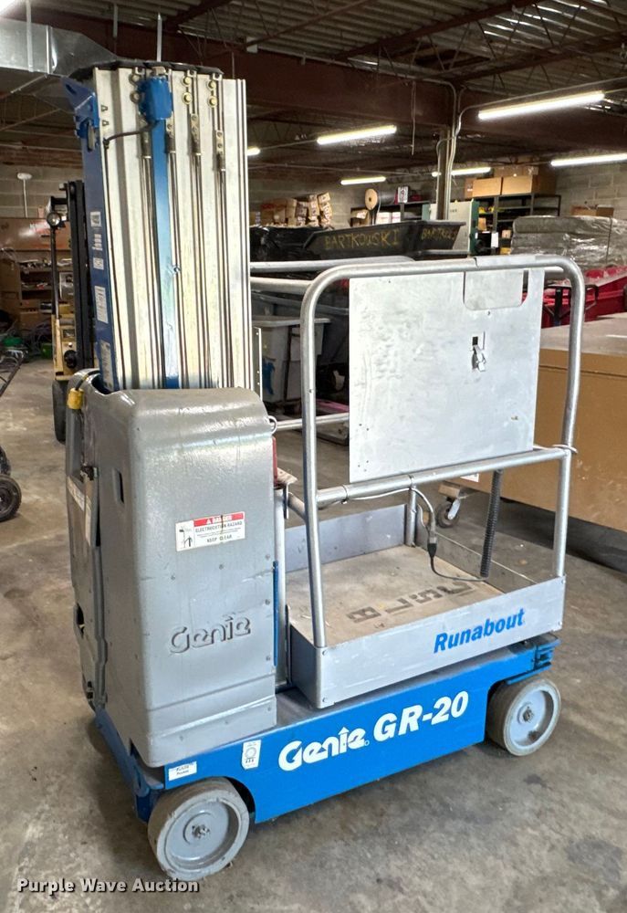 image for item ER0016 2006 Genie GR20 vertical lift