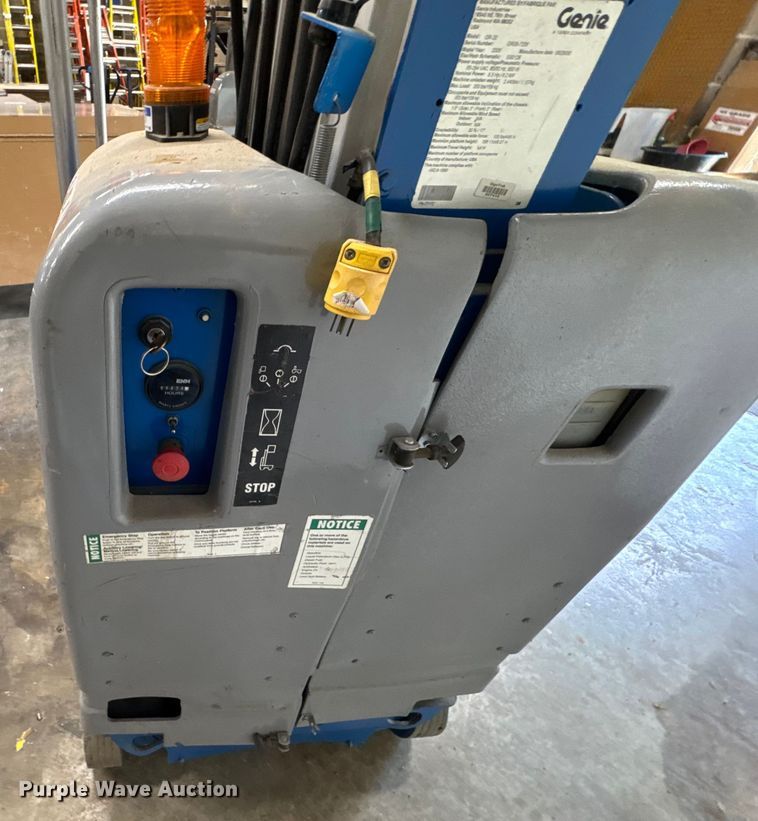 image for item ER0016 2006 Genie GR20 vertical lift