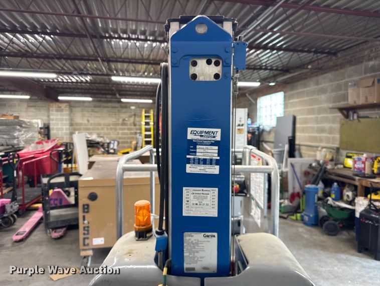 image for item ER0016 2006 Genie GR20 vertical lift