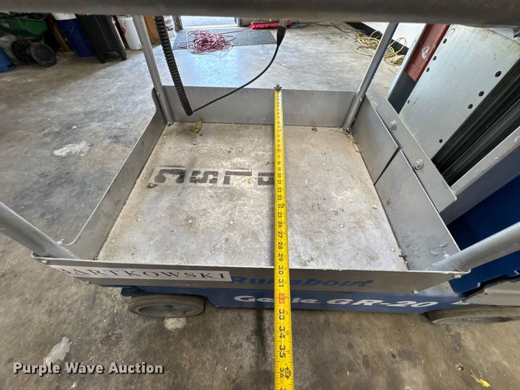 image for item ER0016 2006 Genie GR20 vertical lift