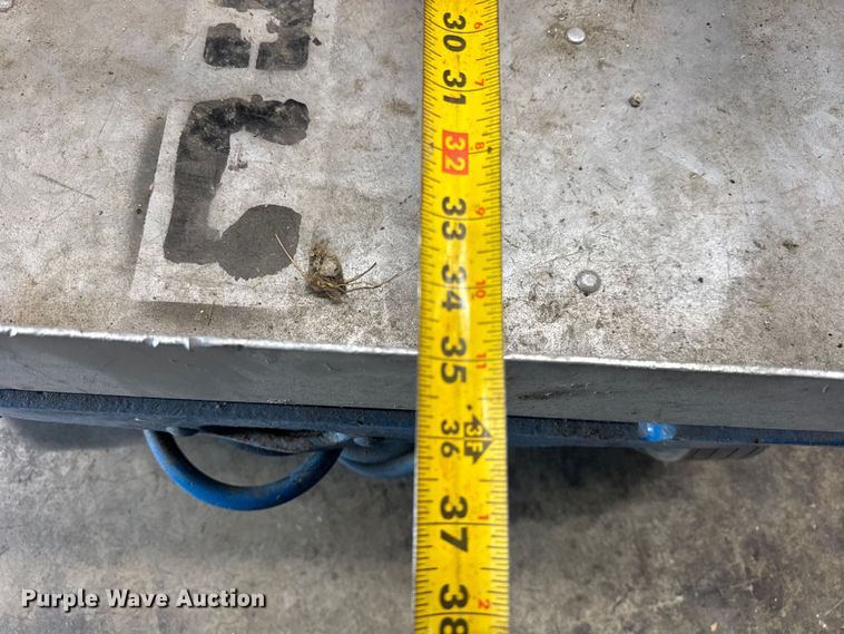 image for item ER0016 2006 Genie GR20 vertical lift