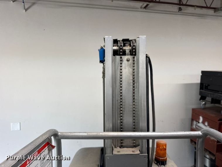 image for item ER0016 2006 Genie GR20 vertical lift