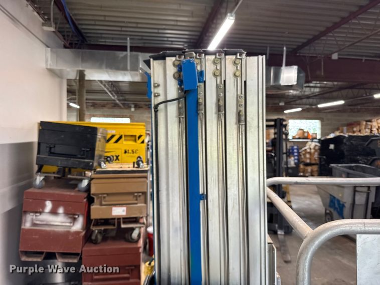 image for item ER0016 2006 Genie GR20 vertical lift