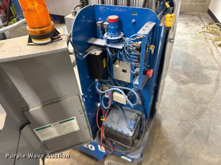 image for item ER0016 2006 Genie GR20 vertical lift