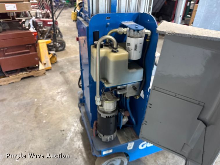 image for item ER0016 2006 Genie GR20 vertical lift
