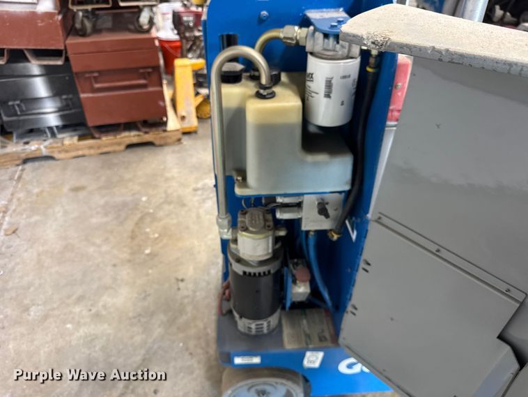 image for item ER0016 2006 Genie GR20 vertical lift