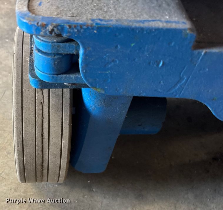 image for item ER0016 2006 Genie GR20 vertical lift