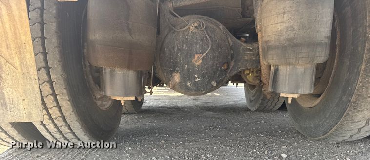 image for item ER2275 2007 Peterbilt 379 vacuum truck