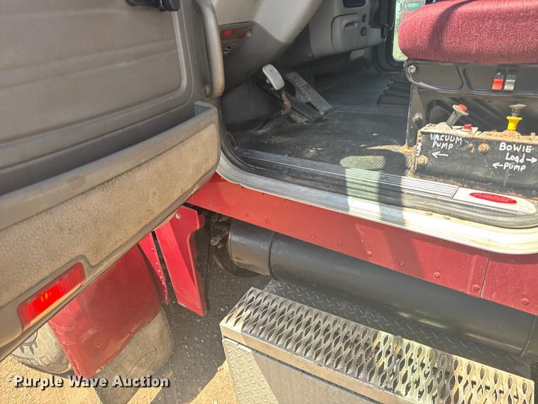 image for item ER2275 2007 Peterbilt 379 vacuum truck