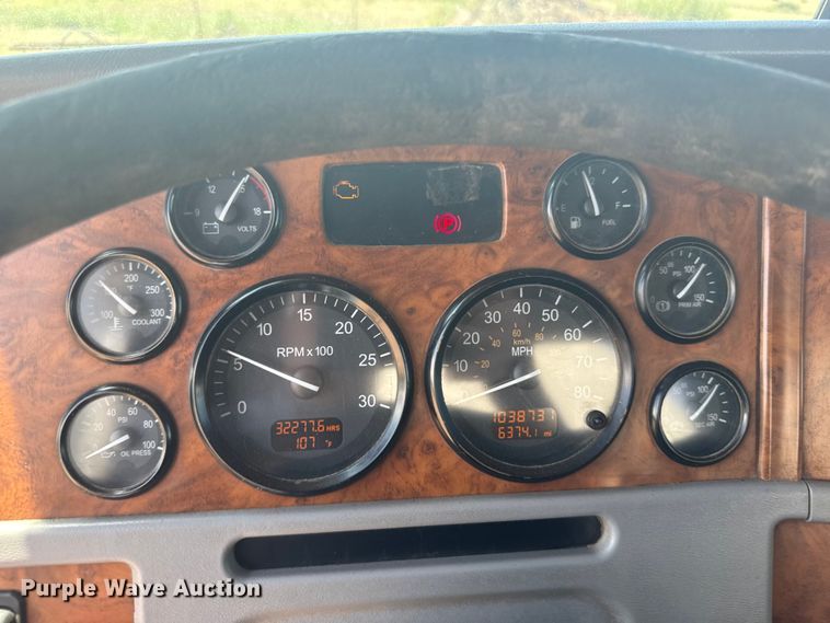 image for item ER2275 2007 Peterbilt 379 vacuum truck