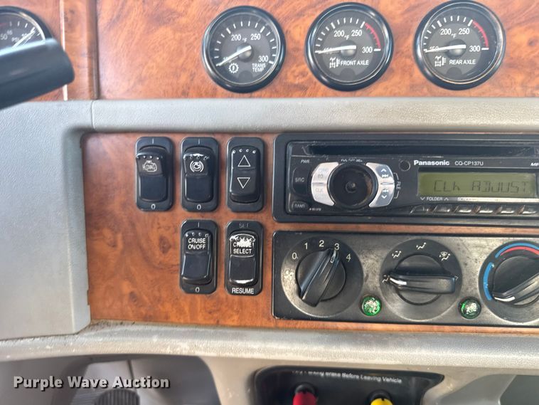 image for item ER2275 2007 Peterbilt 379 vacuum truck