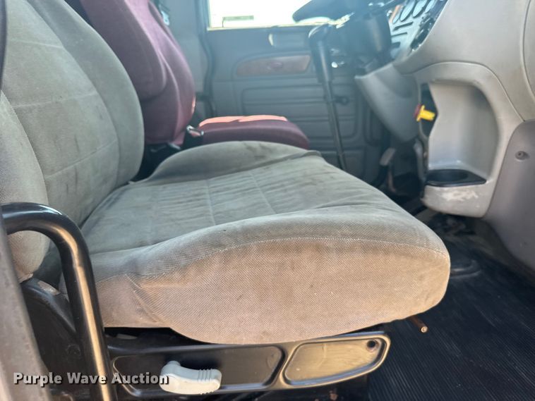 image for item ER2275 2007 Peterbilt 379 vacuum truck