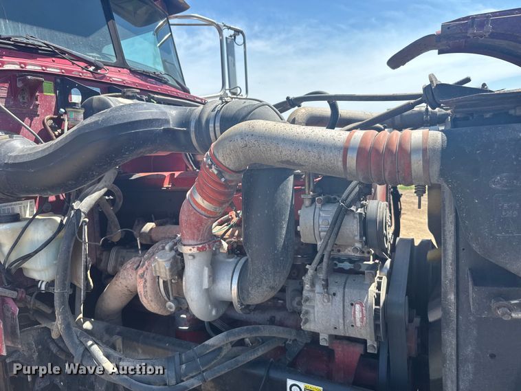image for item ER2275 2007 Peterbilt 379 vacuum truck