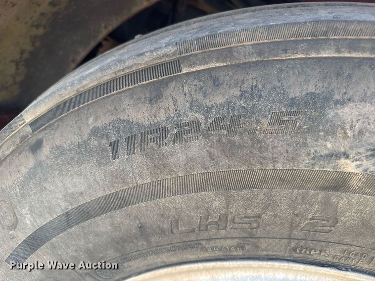 image for item ER2275 2007 Peterbilt 379 vacuum truck