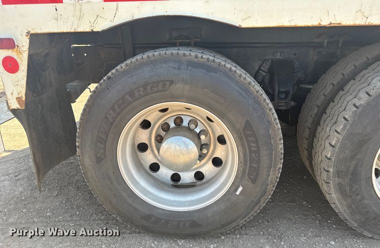 image for item ER2275 2007 Peterbilt 379 vacuum truck